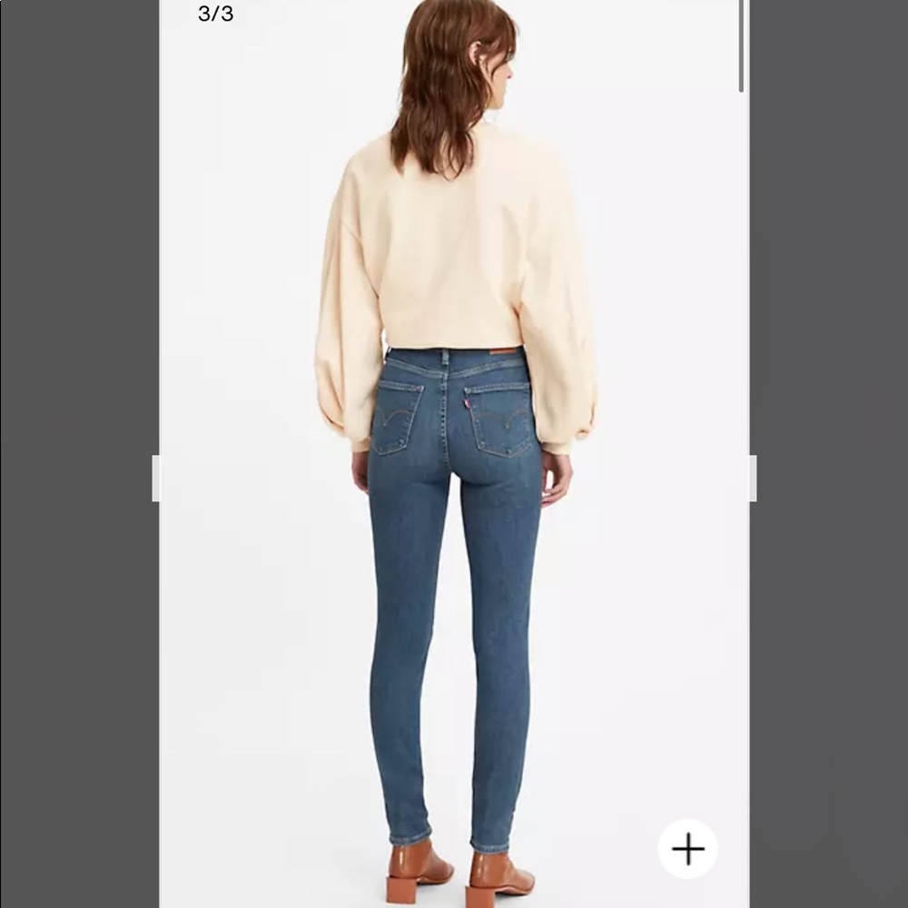 Levi’s medium wash 721 high rise skinny woman’s jeans